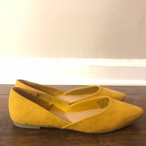 💛 NWOT Mustard Yellow slip-ons